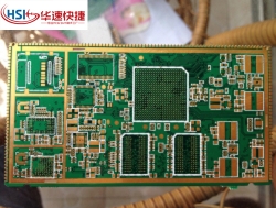 <a href=http://qqqqwwww.cn/ target=_blank class=infotextkey>pcb</a>打樣